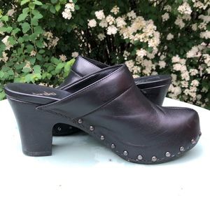 Dansko Black Leather Heels.